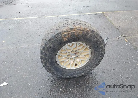 2000 Jeep Cherokee Classic from USA, damaged, VIN 1J4FF58S6YL240427